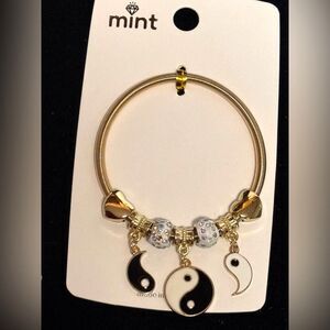 Mint Yin Yang Stretch Iridescent Charm Bracelet with Black and White Accents